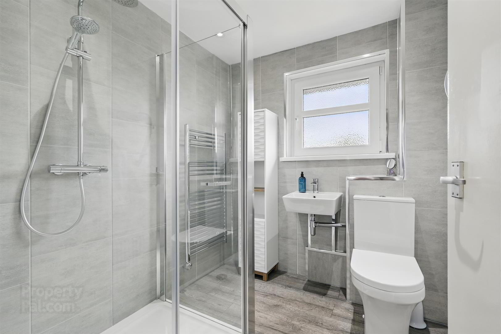 45 Findon Gardens 16 of 18
