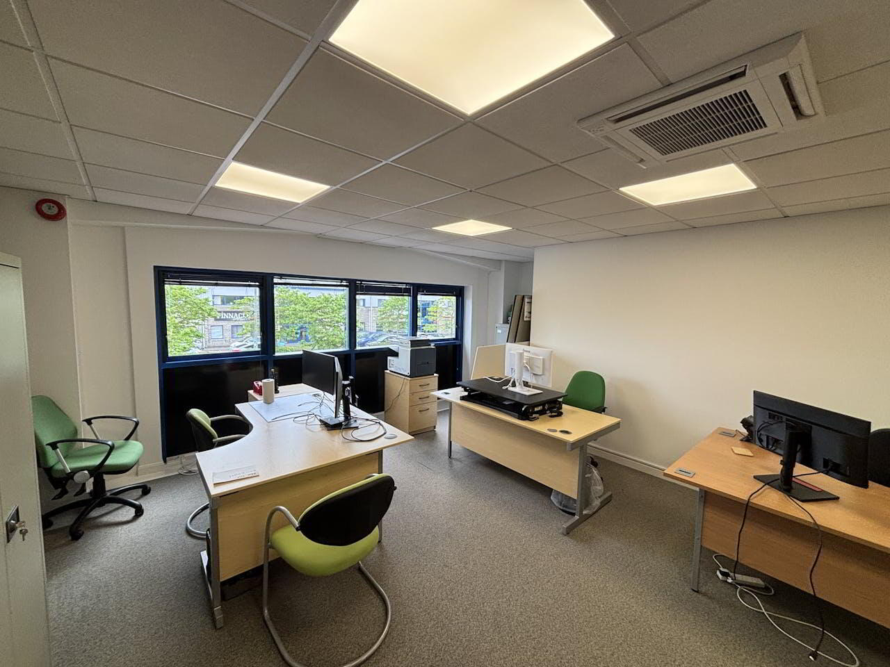 Unit B7 Harbour Court 4 of 8