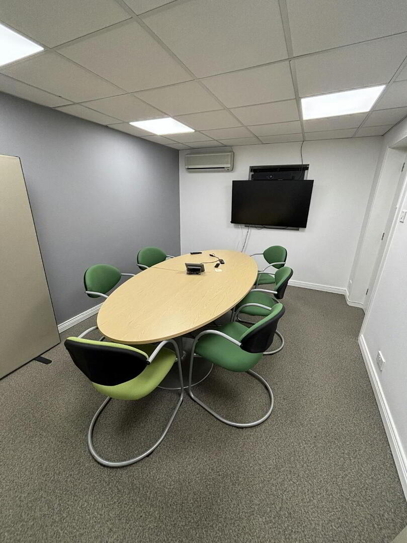 Unit B7 Harbour Court 5 of 8