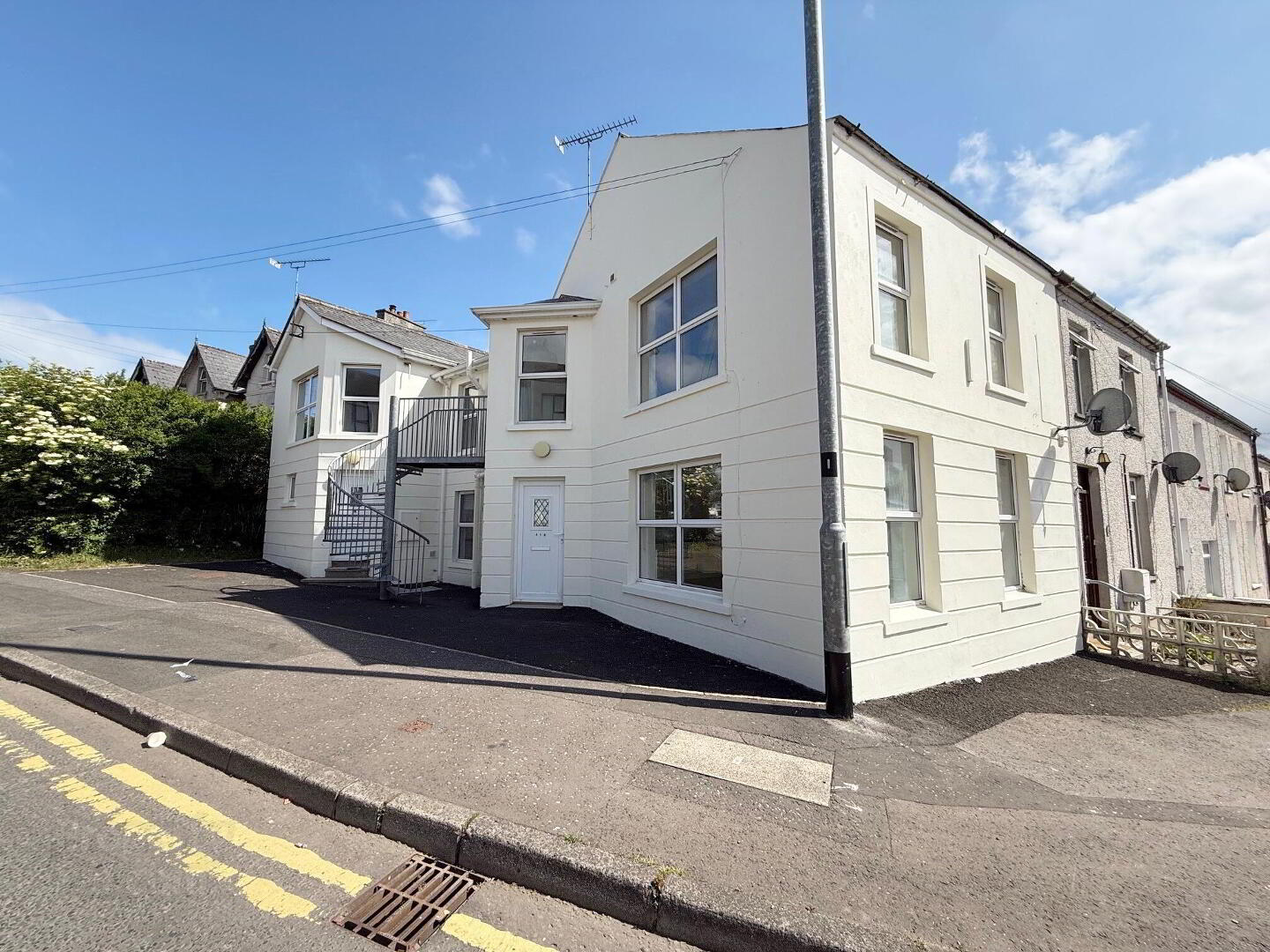 property description image