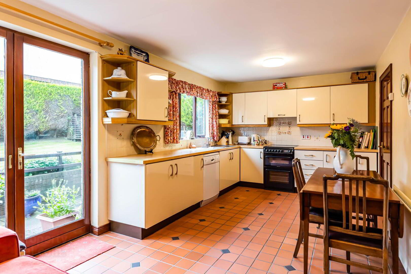 4 Strangford View 8 of 27