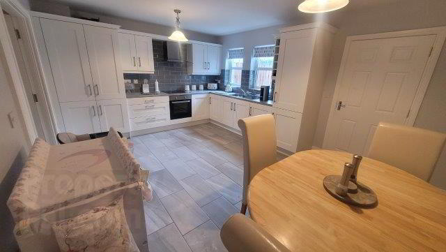 45 Mill Hill Lawns 6 of 29