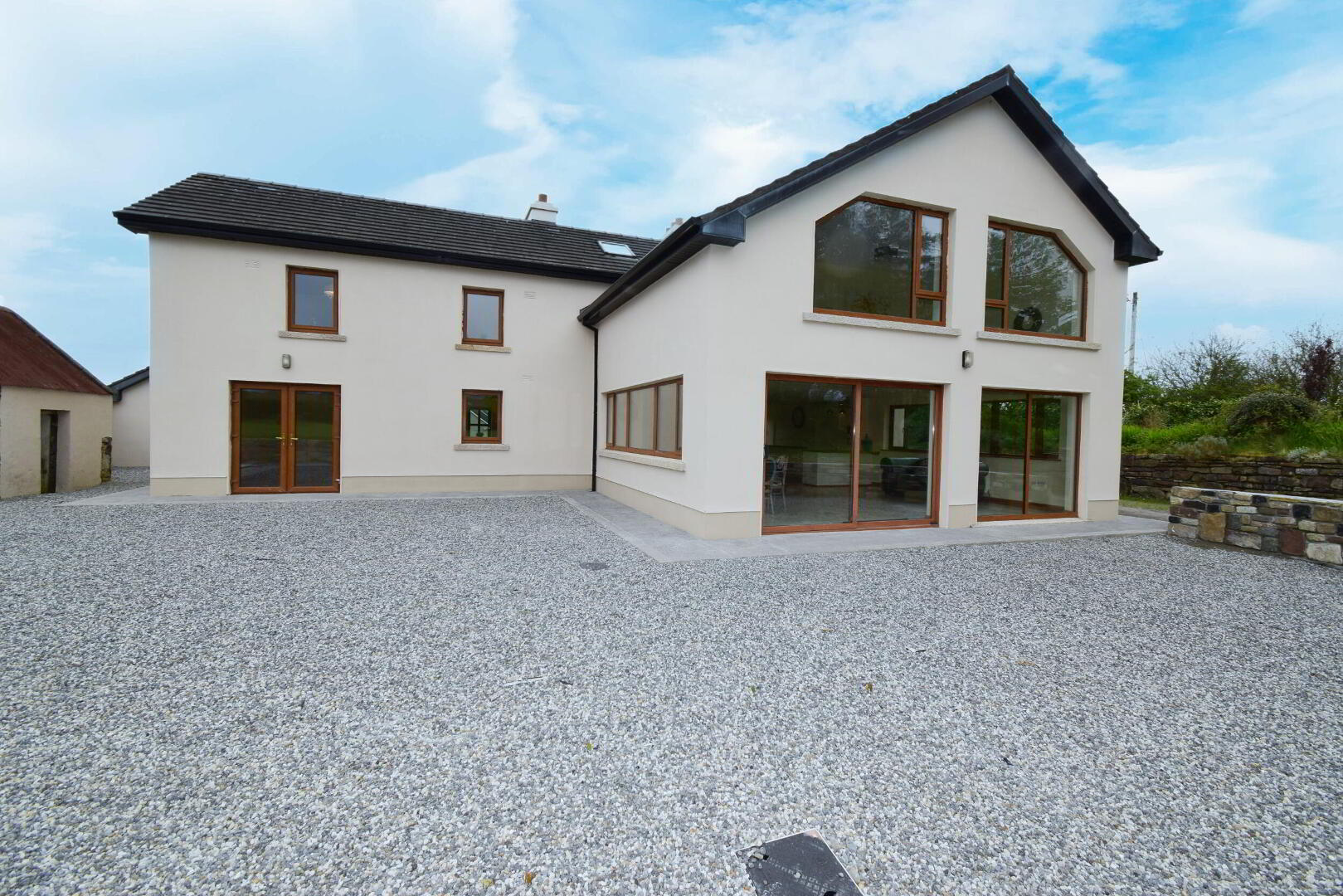 property description image