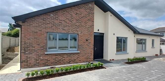 9 Fermoyle Manor 1 of 11