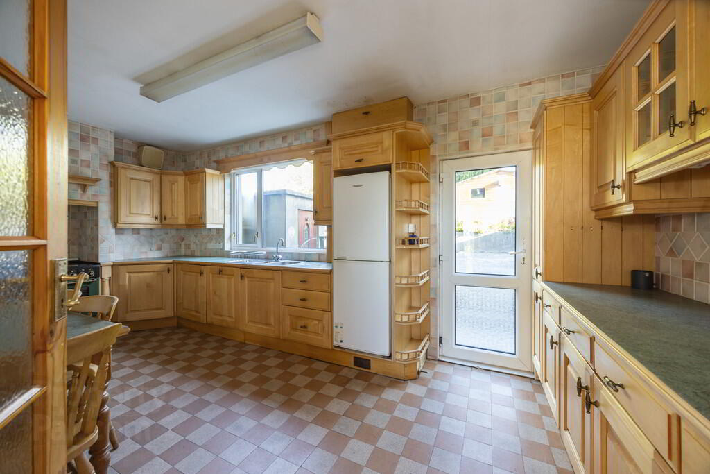 115 Lower Braniel Road 8 of 23