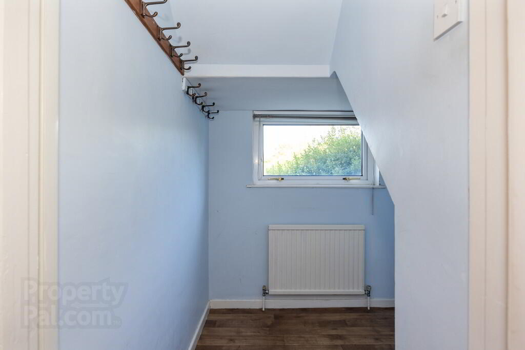 115 Lower Braniel Road 11 of 23