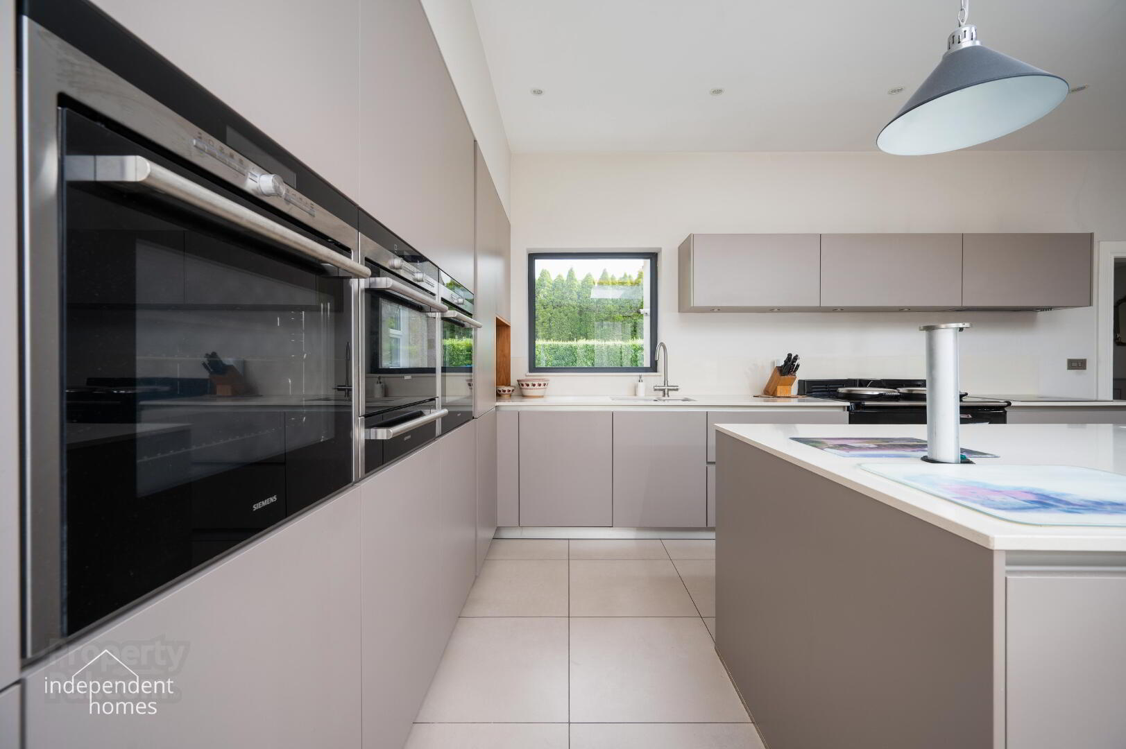 17 Tower Road 20 of 48