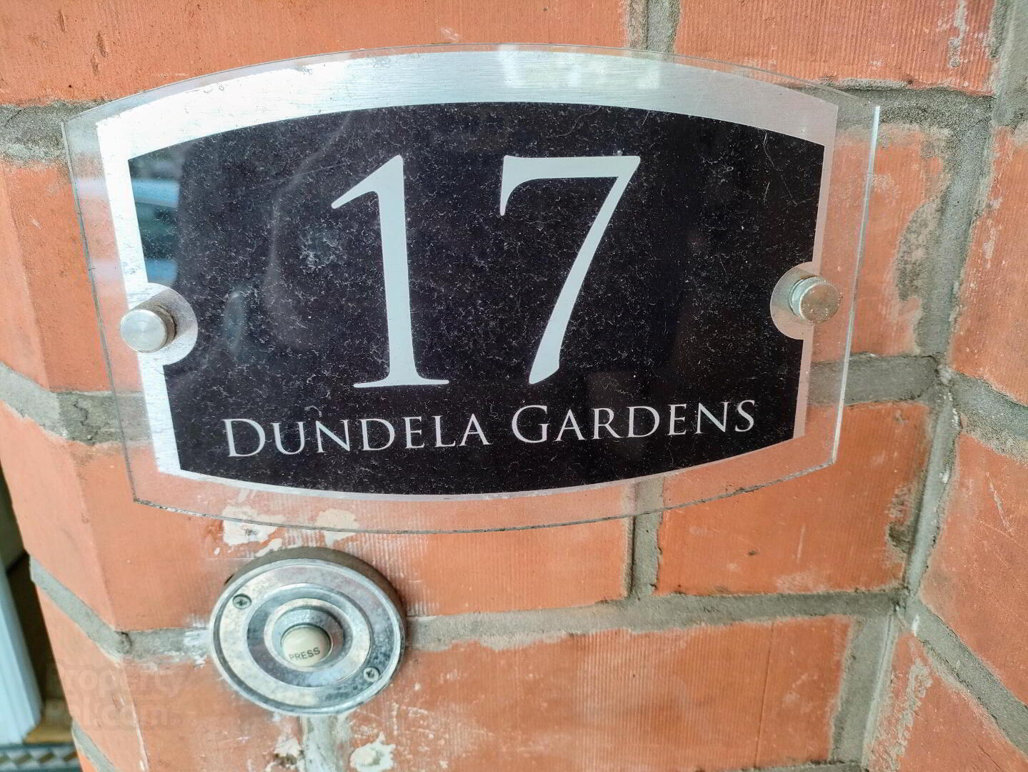 17 Dundela Gardens 3 of 46