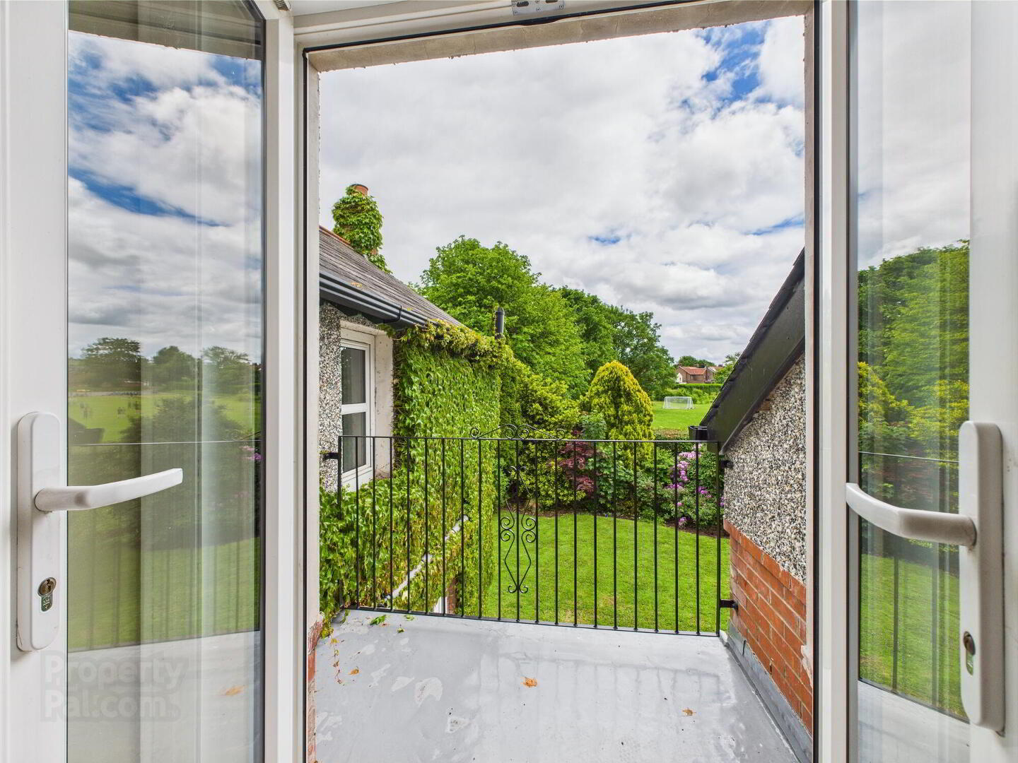 17 Dundela Gardens 25 of 46
