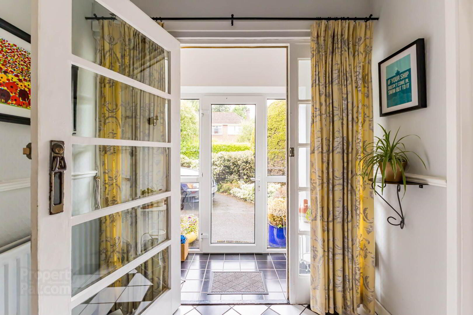 27 Beverley Hills 3 of 32