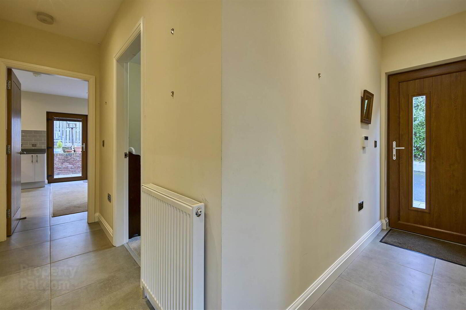 1b Kingsway Drive 2 of 12