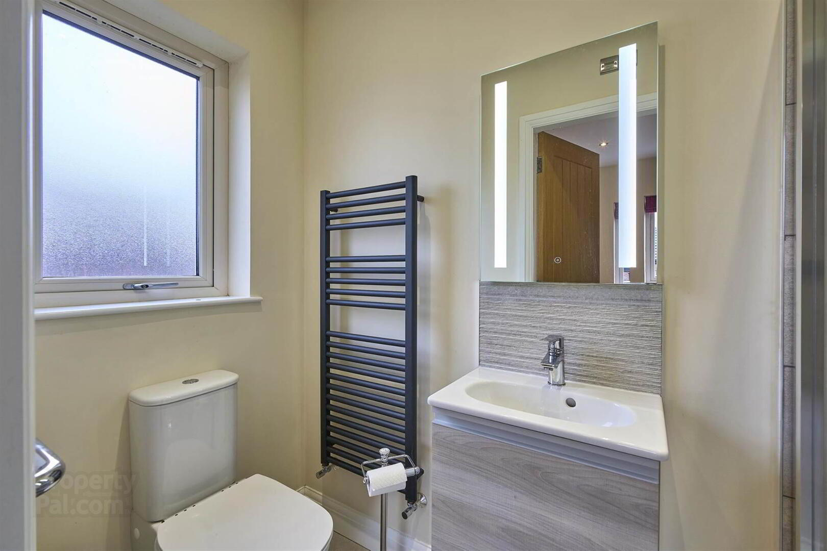 1b Kingsway Drive 10 of 12