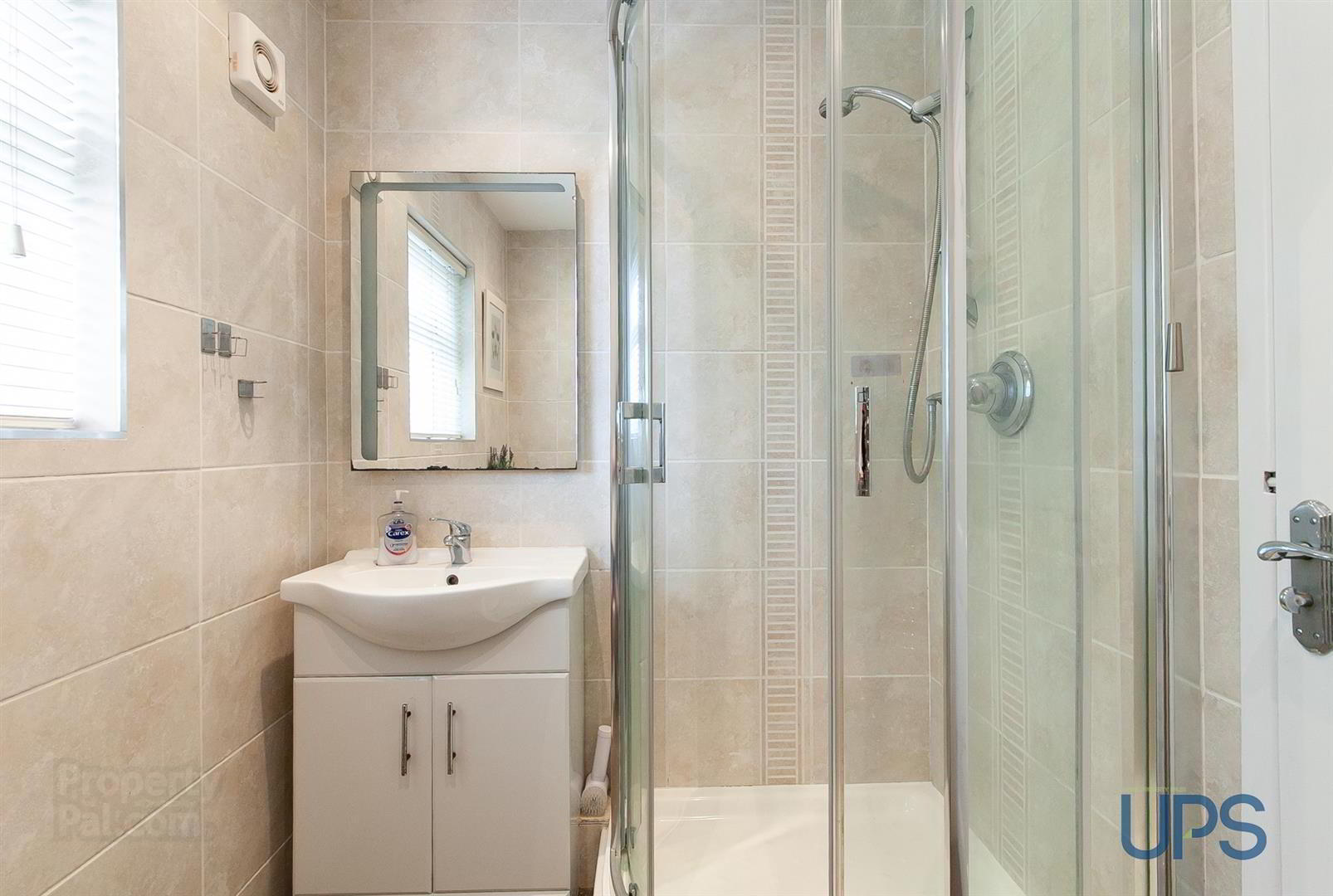 24 St James Place 11 of 20