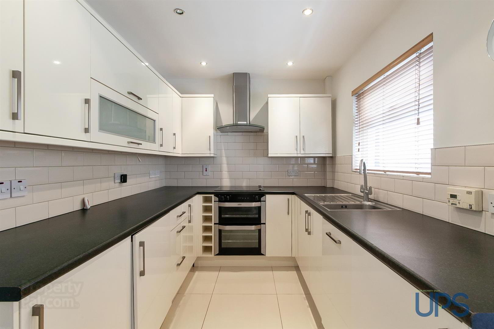 24 St James Place 8 of 20