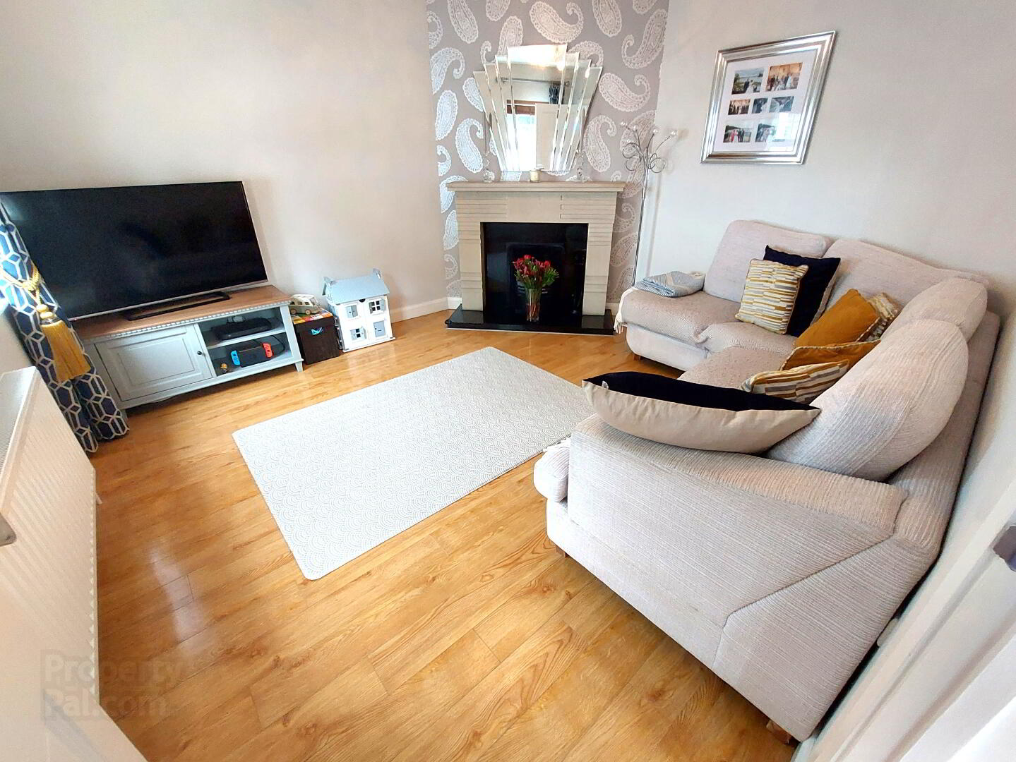 3 Roundhill Mews 3 of 25