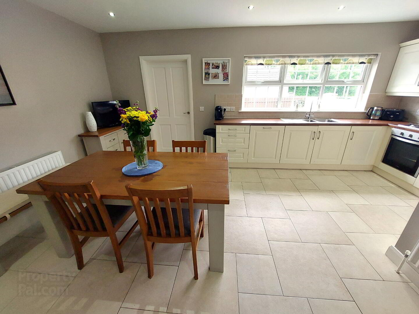 3 Roundhill Mews 6 of 25