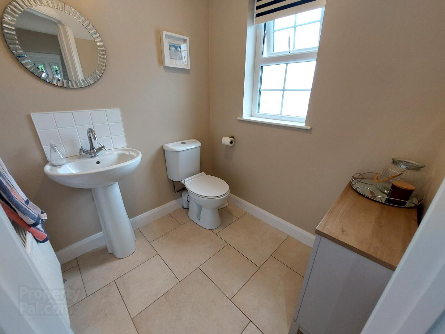 3 Roundhill Mews 9 of 25