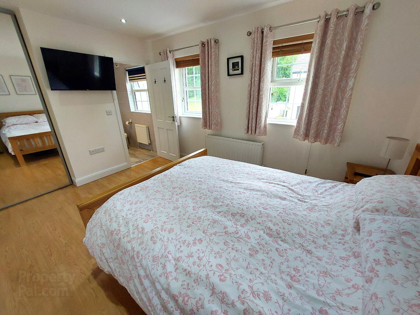 3 Roundhill Mews 11 of 25