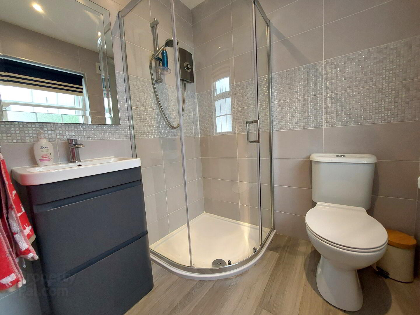 3 Roundhill Mews 13 of 25