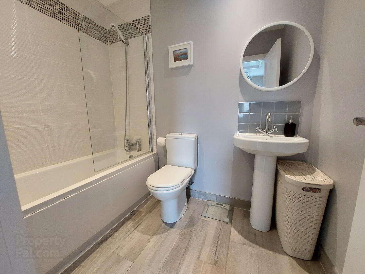 3 Roundhill Mews 16 of 25
