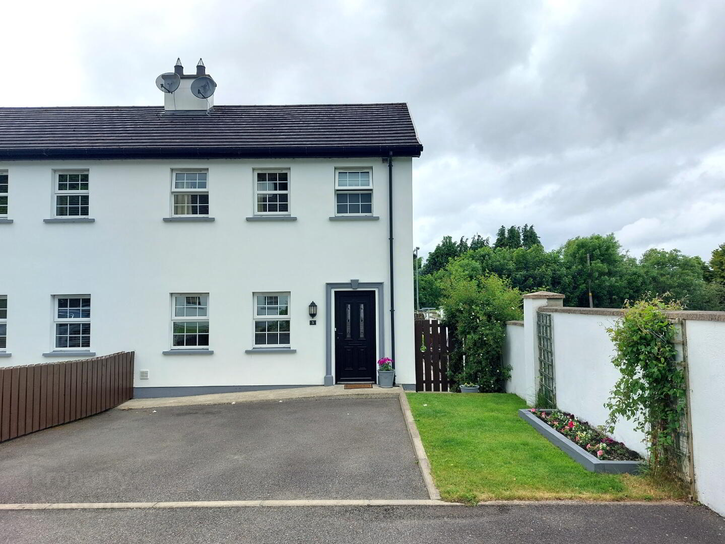 3 Roundhill Mews 17 of 25