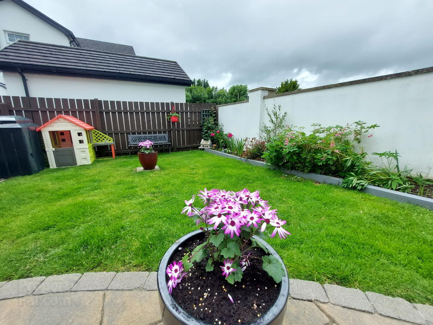 3 Roundhill Mews 23 of 25