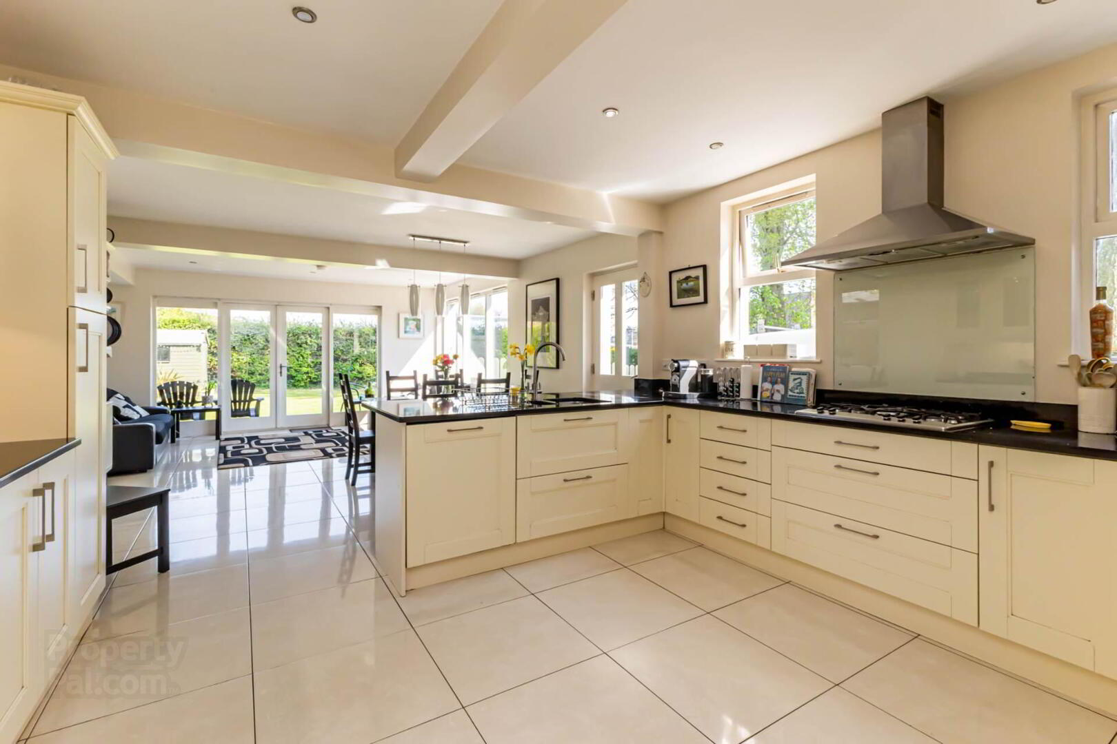 14 Magheralave Road 10 of 32