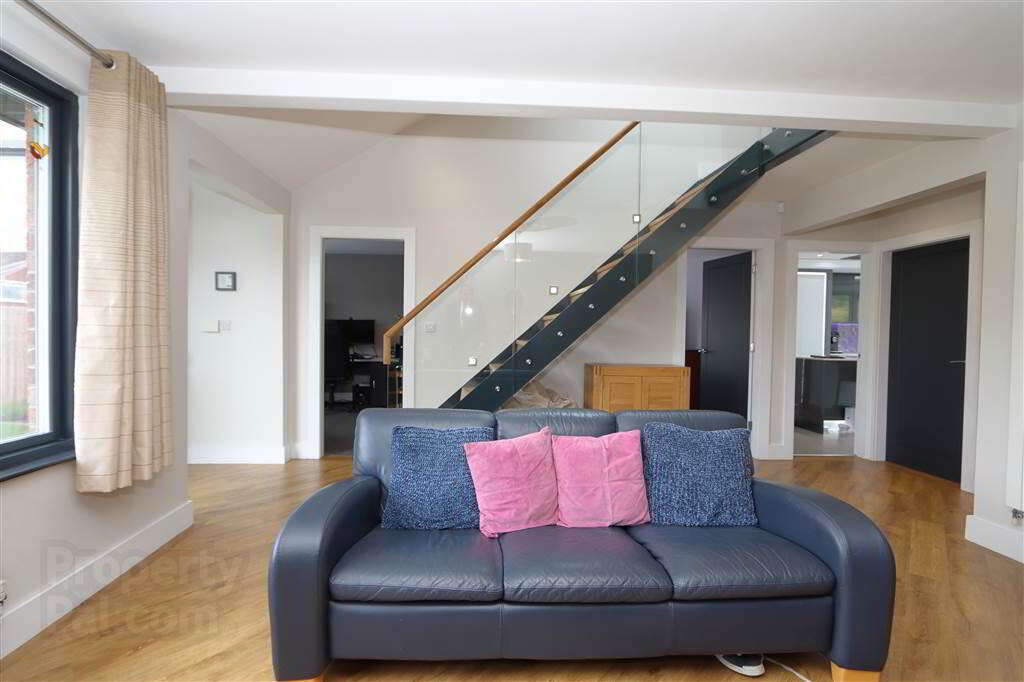 70 Glen Road 6 of 36