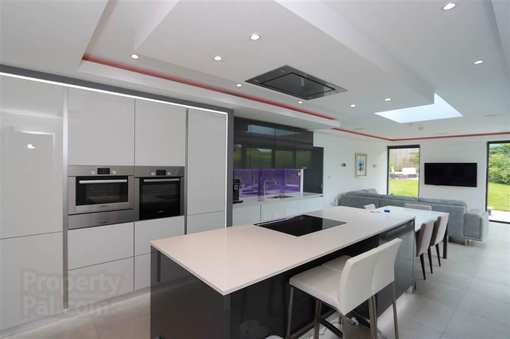 70 Glen Road 8 of 36