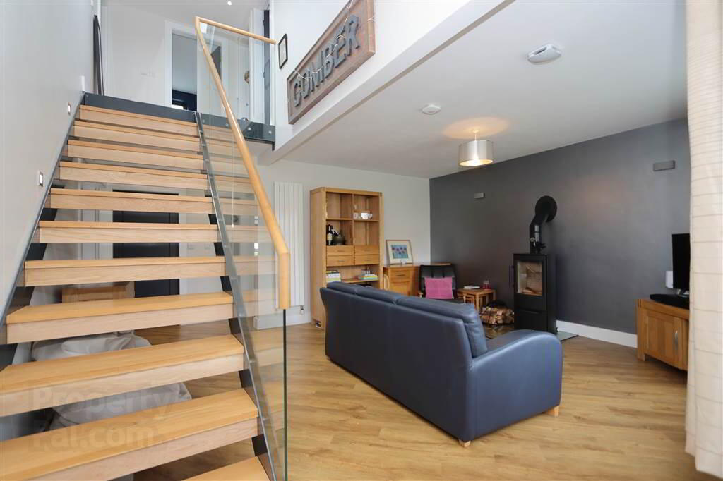 70 Glen Road 4 of 36
