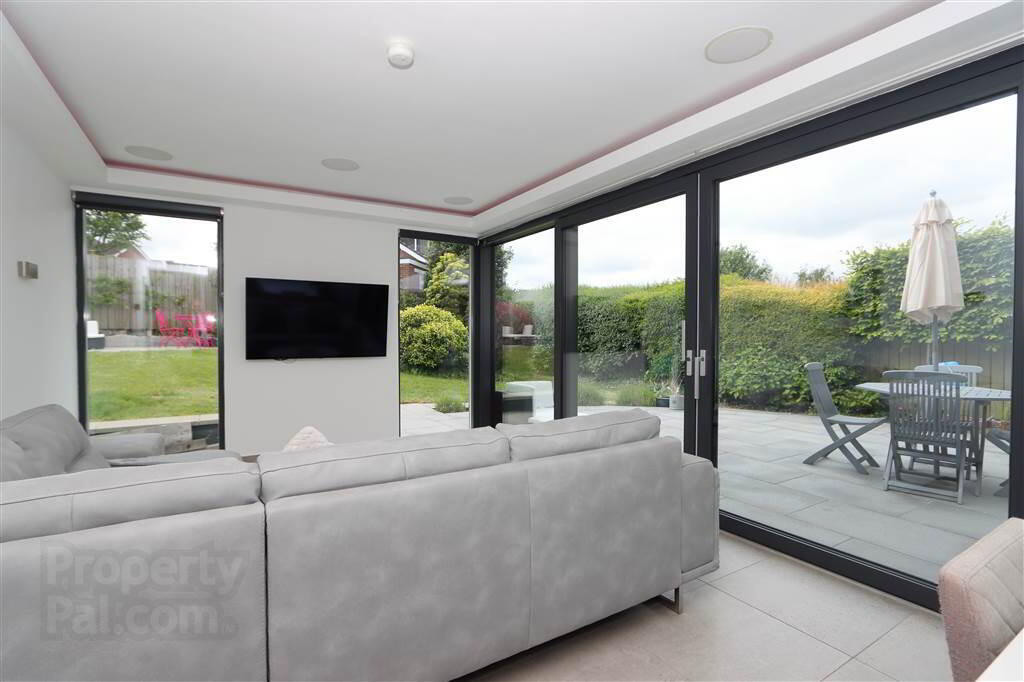 70 Glen Road 12 of 36