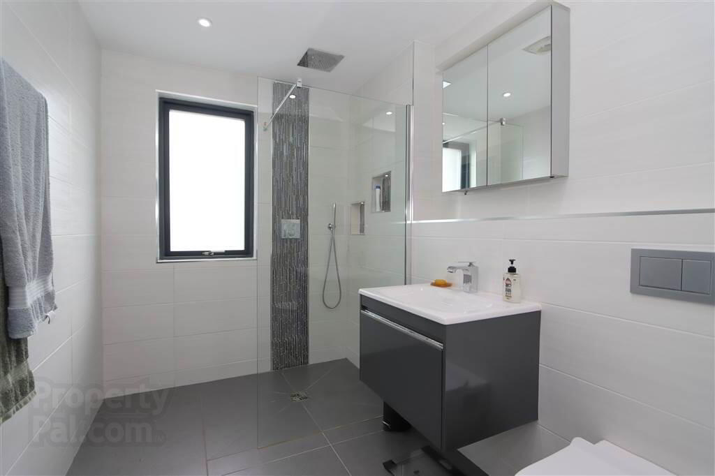70 Glen Road 17 of 36