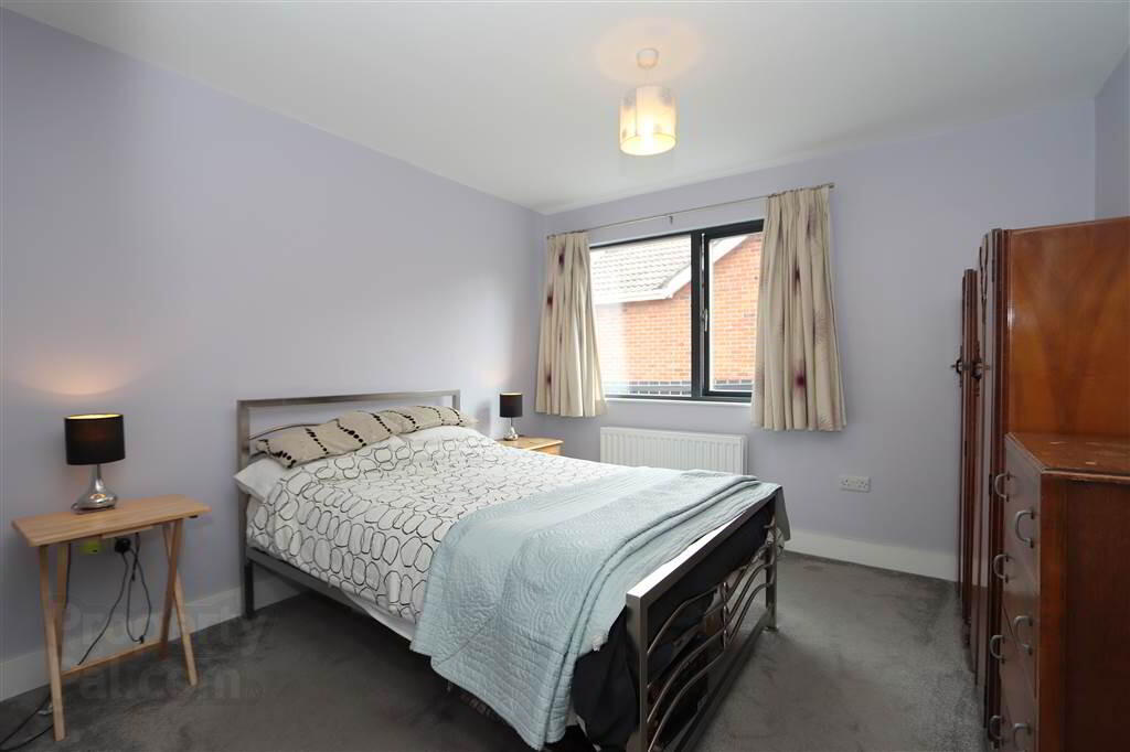 70 Glen Road 19 of 36