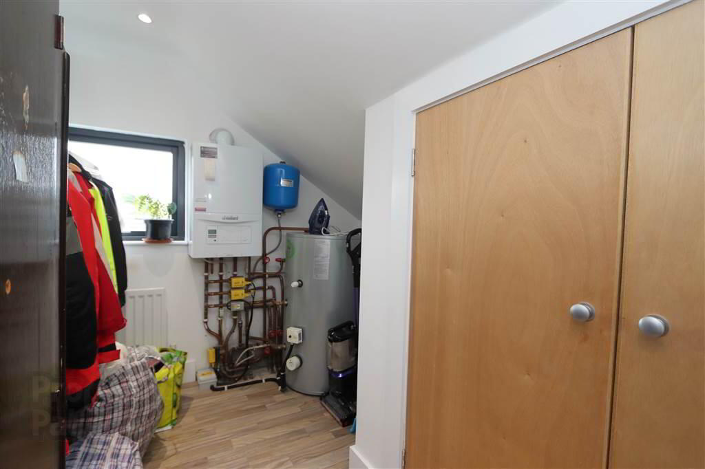 70 Glen Road 29 of 36