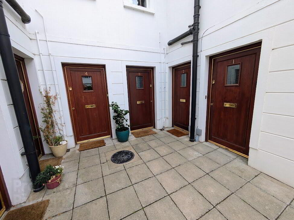 2 Rhanbuoy Gardens 10 of 13