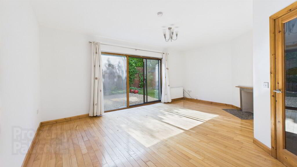 17 Shaftesbury Avenue 6 of 18