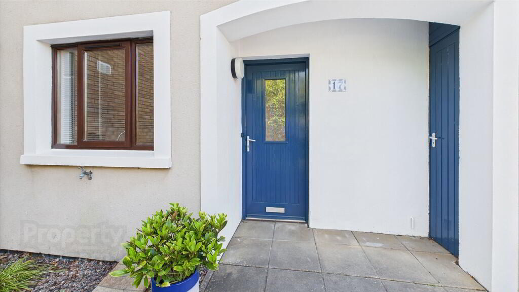 17 Shaftesbury Avenue 2 of 18