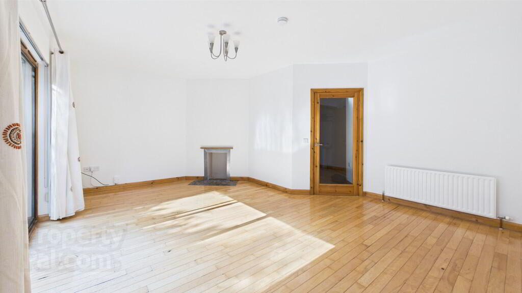 17 Shaftesbury Avenue 7 of 18