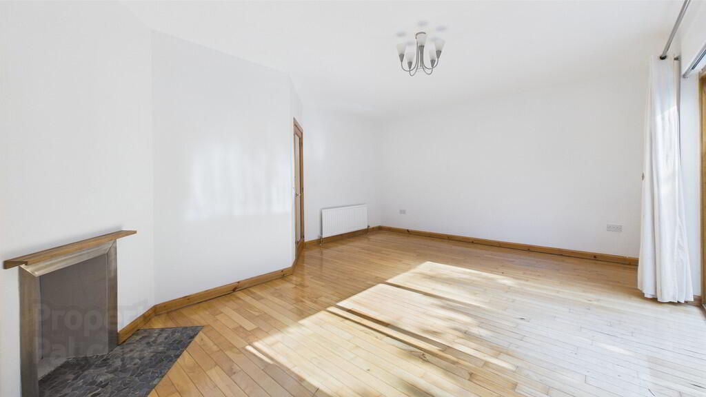 17 Shaftesbury Avenue 8 of 18