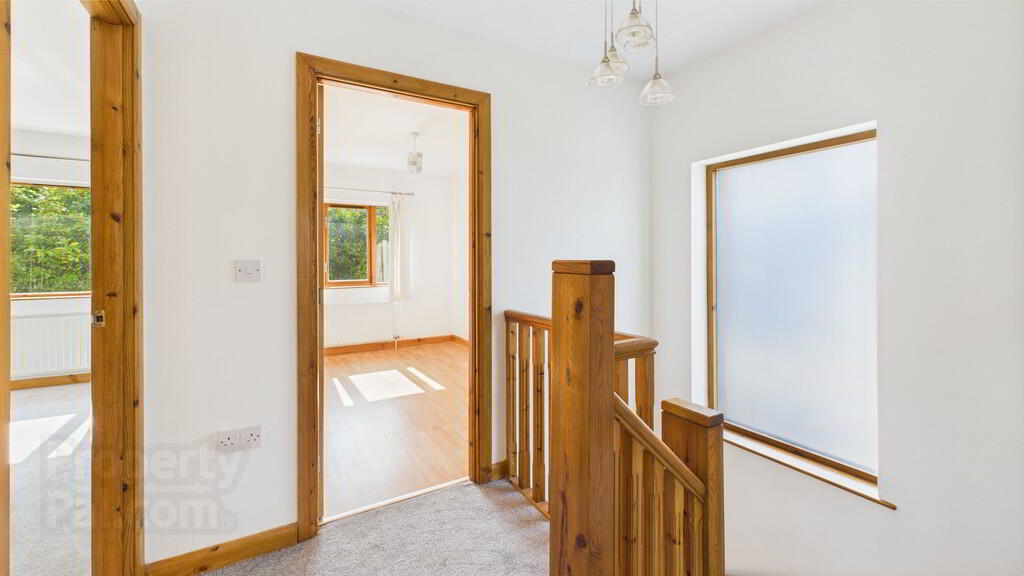 17 Shaftesbury Avenue 11 of 18