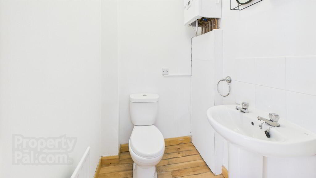 17 Shaftesbury Avenue 10 of 18