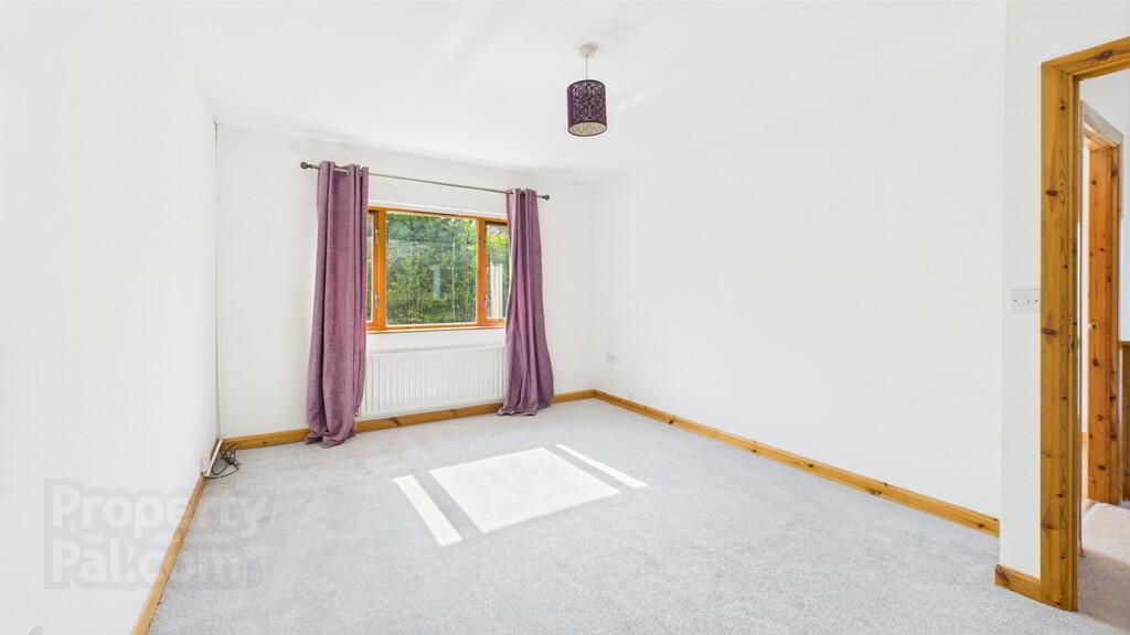 17 Shaftesbury Avenue 12 of 18