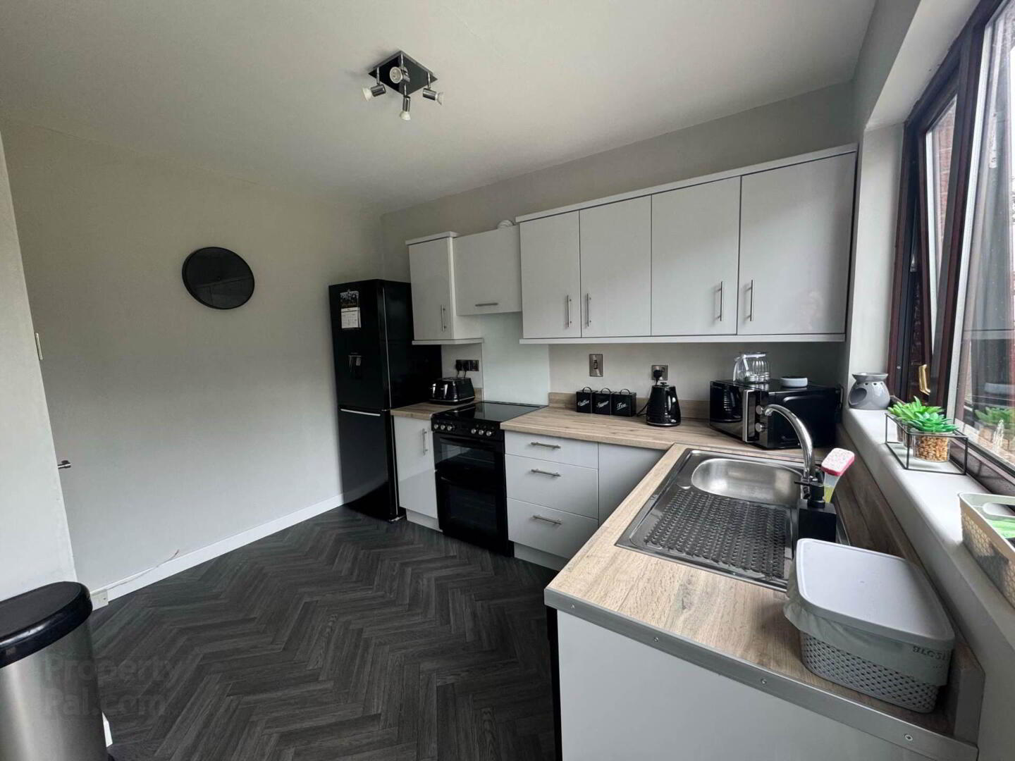 15 Brooklands Drive 19 of 24