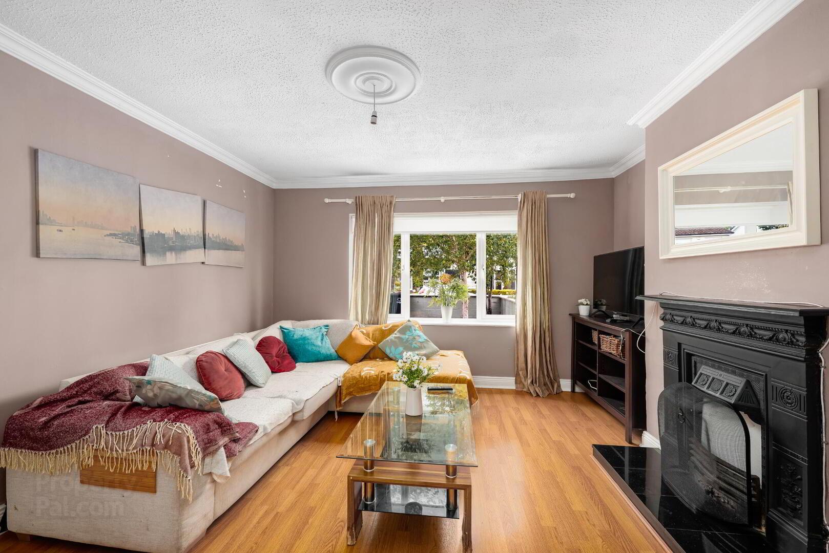 18 Ashgrove Drive 4 of 20