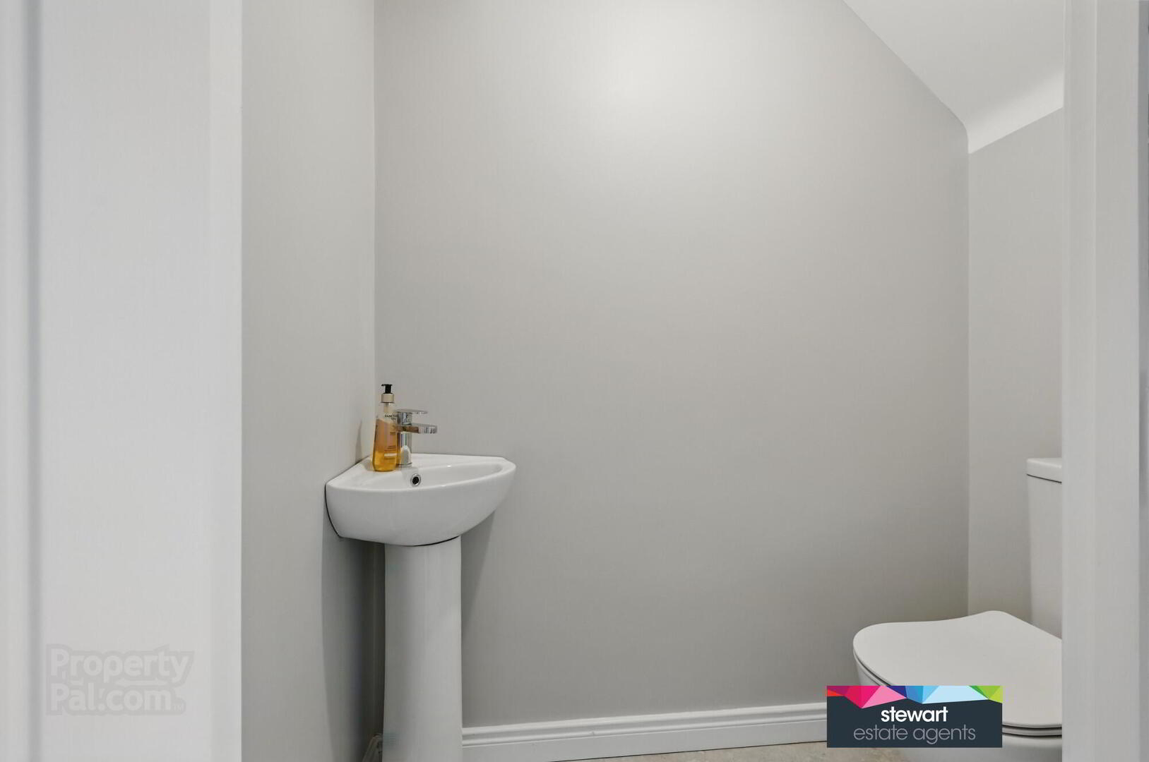 14 Glebe Close 5 of 21