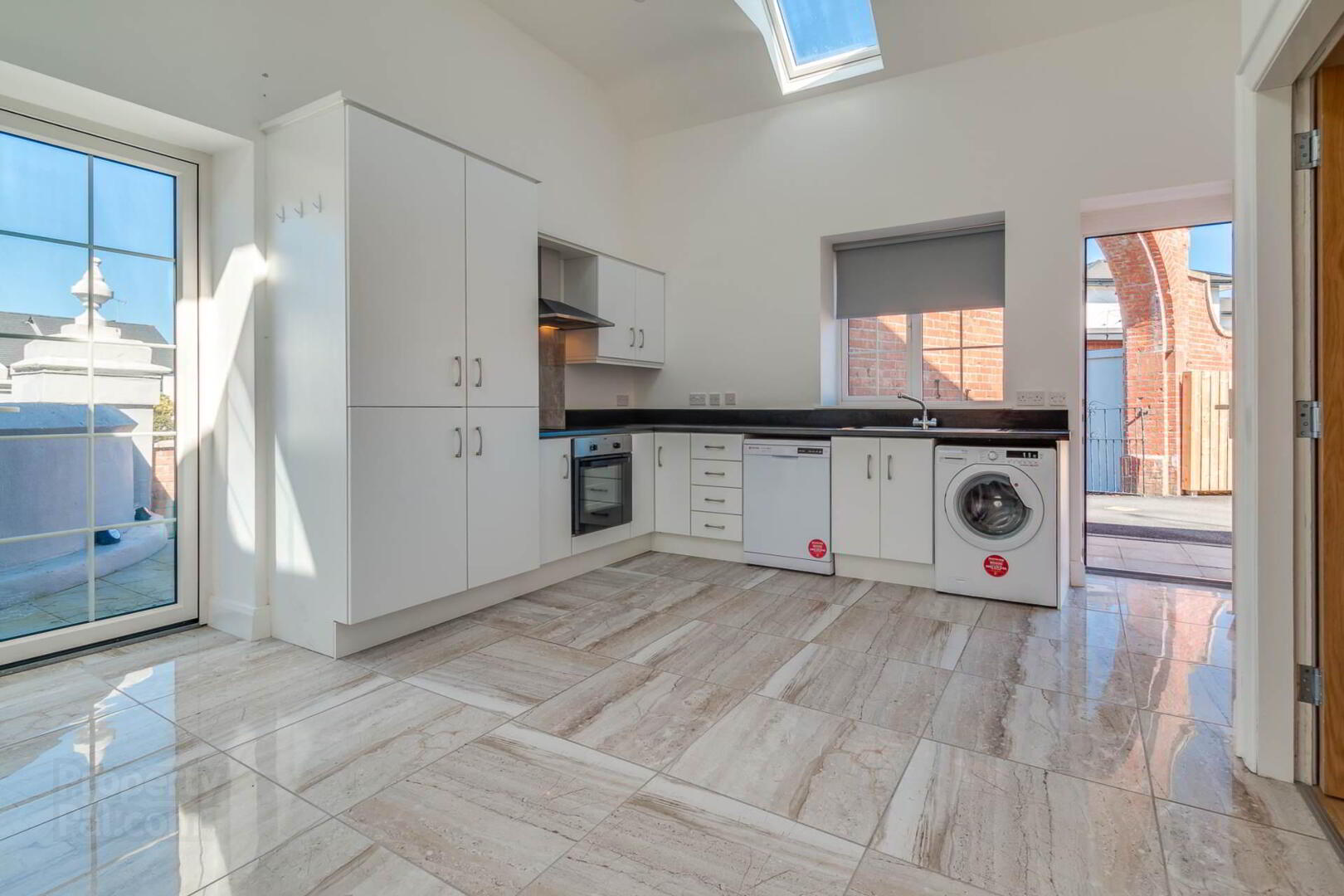118c Princetown Road 6 of 13
