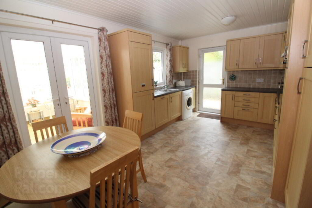 86 Old Manse Road 5 of 16