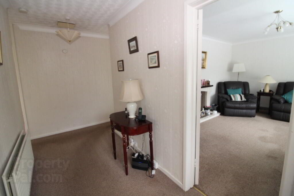 86 Old Manse Road 3 of 16