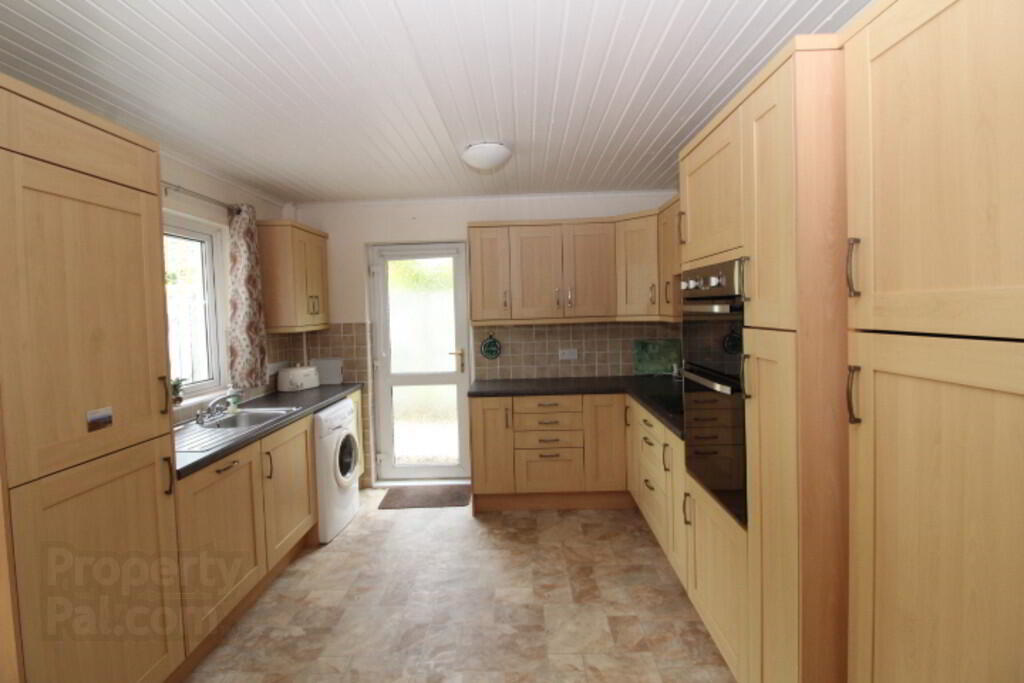 86 Old Manse Road 6 of 16