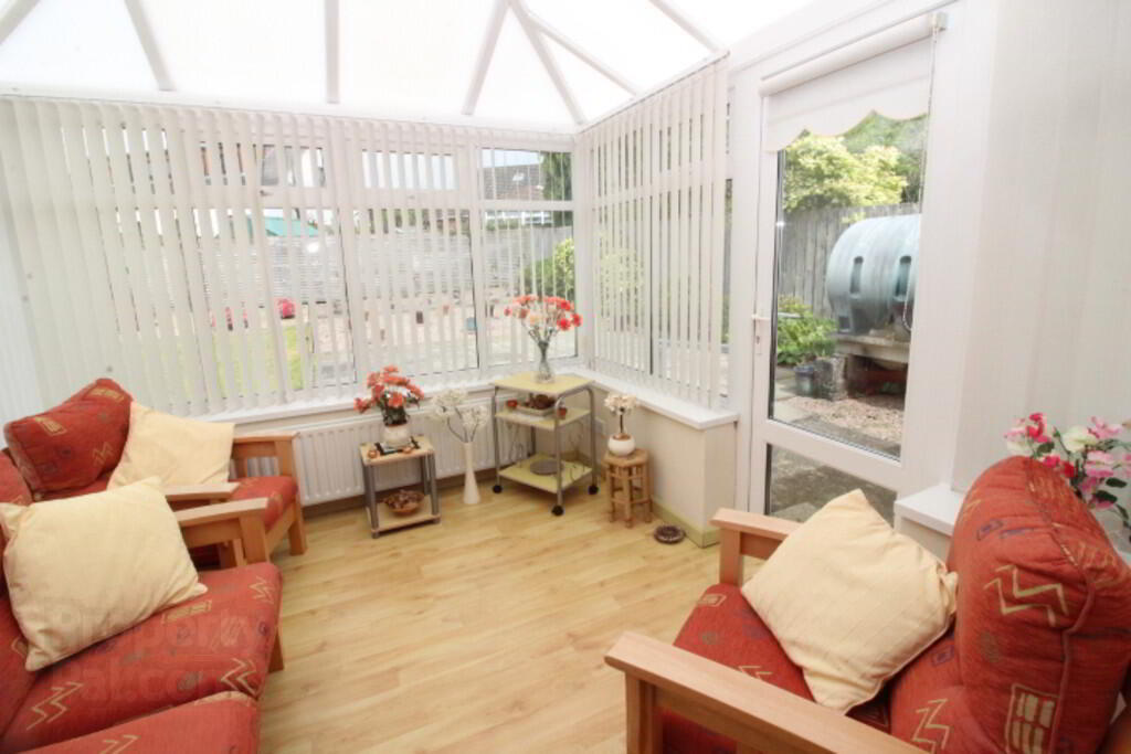 86 Old Manse Road 9 of 16